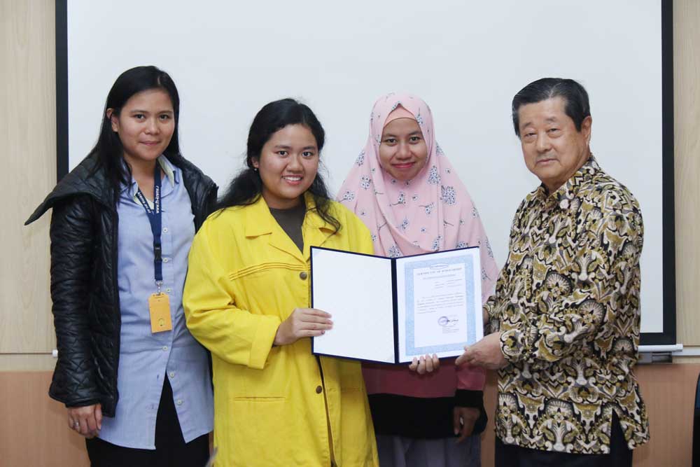 The Handover of Yonsei University Scholarship to Student of University of Indonesia